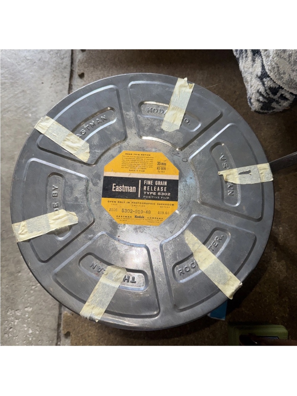 Fine Grain Release Film Canister - Gray